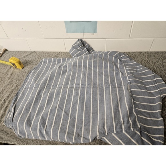 On Cotton Shirt Mens XL White & Blue Button Up Short Sleeve - Picture 3 of 9